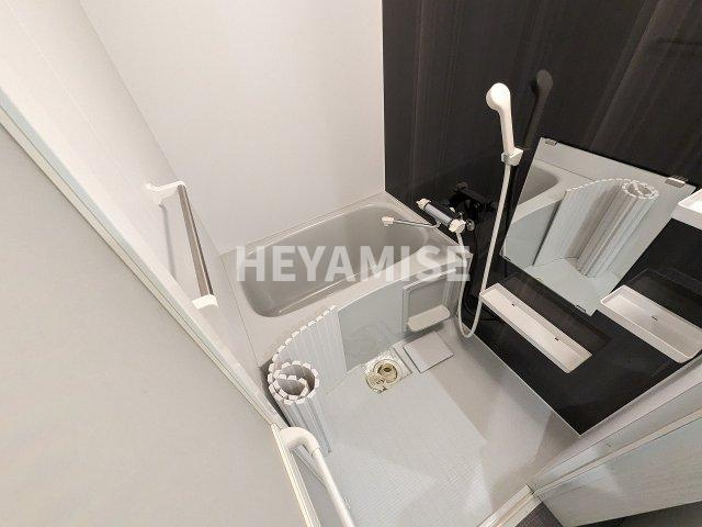 デ・クメール西小路の浴室