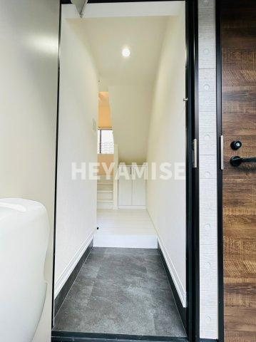 s-home（エスホーム）の玄関