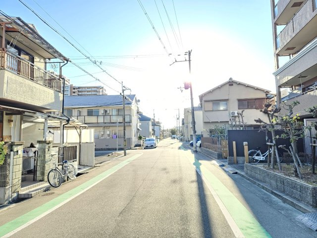 【前面道路含む現地写真】の画像