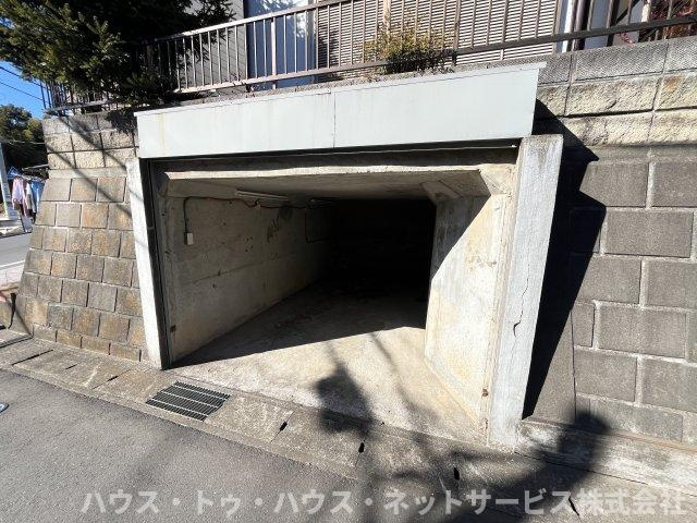 長崎一丁目戸建の駐車場