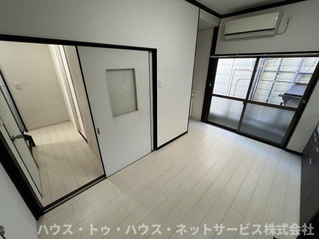 長崎一丁目戸建の居間・リビング
