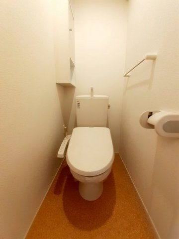 チェリーブロッサムのトイレ|清潔感のあるトイレです