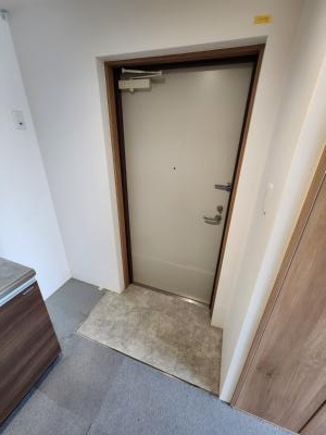 ベレーザ鴨川五条の玄関