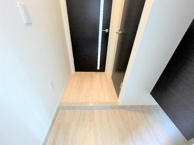 ペルルⅤの玄関|色合いは異なる場合がございます。（イメージ）