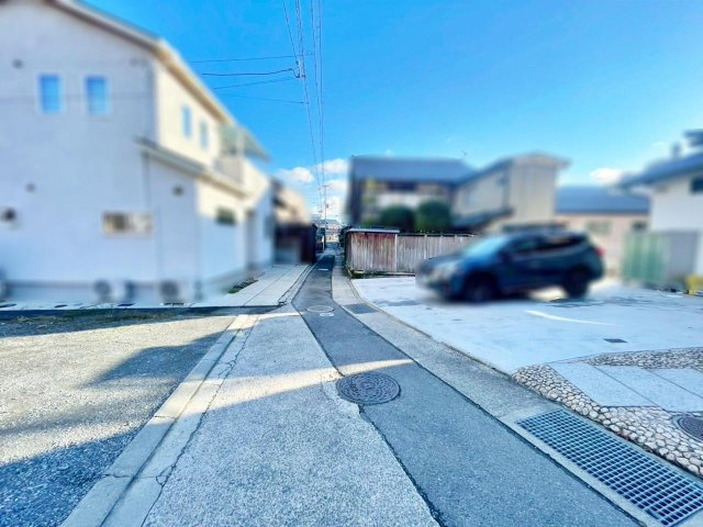 売土地　安町の前面道路含む現地写真