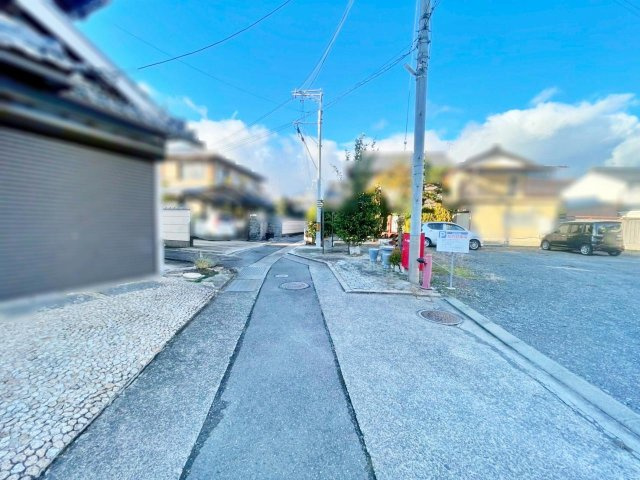 売土地　安町の前面道路含む現地写真