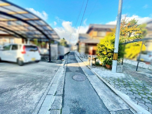 売土地　安町の前面道路含む現地写真