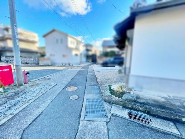 売土地　安町の前面道路含む現地写真