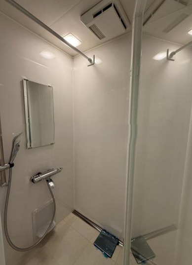 【シャワールーム】