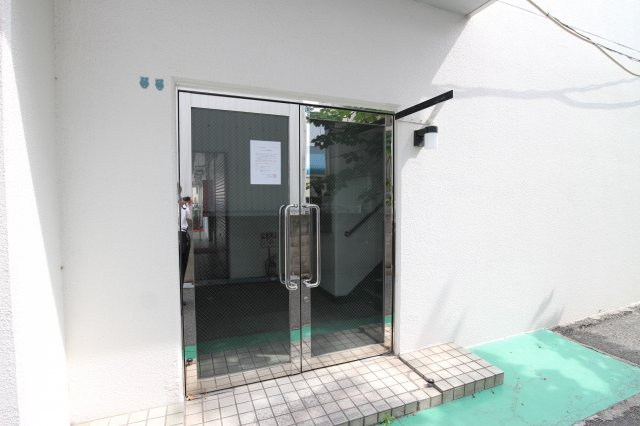 サンシャイン川久のエントランス