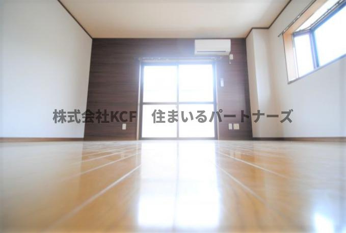 STシャトーの居間・リビング|こちらのリビングで趣味の時間をお楽しみください