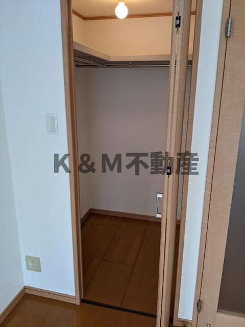 セナリオスクエア柏の玄関|収納もある玄関です