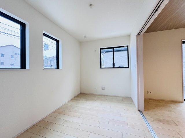 松戸市馬橋新築戸建【馬橋小学校：7分】の洋室|1F5帖洋室