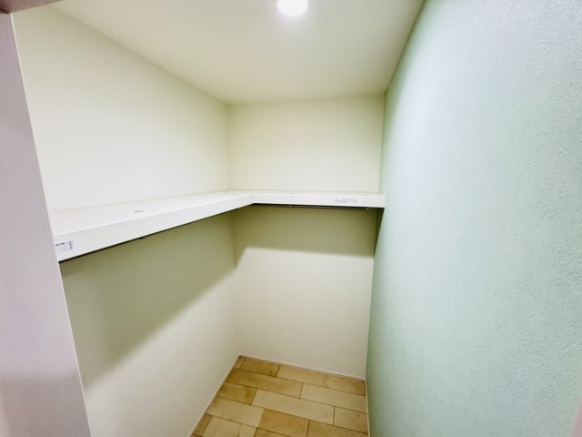 松戸市馬橋新築戸建【馬橋小学校：7分】の収納|2Fファミリークローゼット