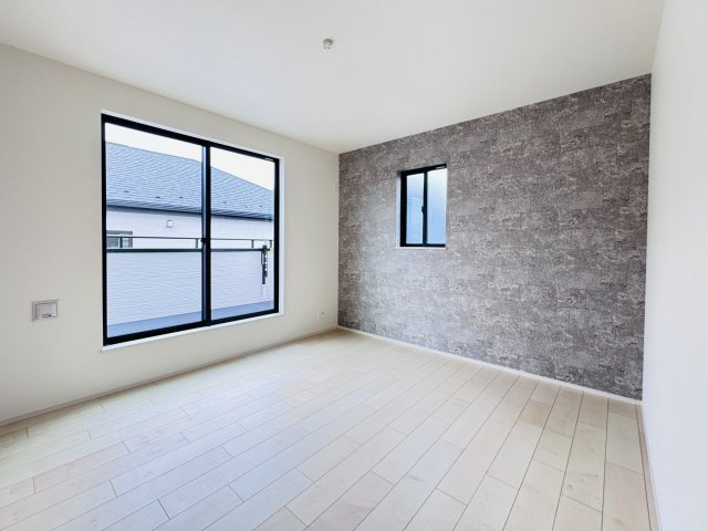 松戸市馬橋新築戸建【馬橋小学校：7分】の寝室|7帖寝室・アクセントクロス