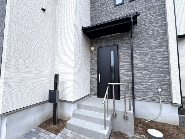 松戸市馬橋新築戸建【馬橋小学校：7分】のエントランス|エントランス・玄関ポーチ