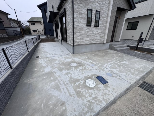 松戸市馬橋新築戸建【馬橋小学校：7分】の駐車場|B号棟駐車スペース・2台駐車可