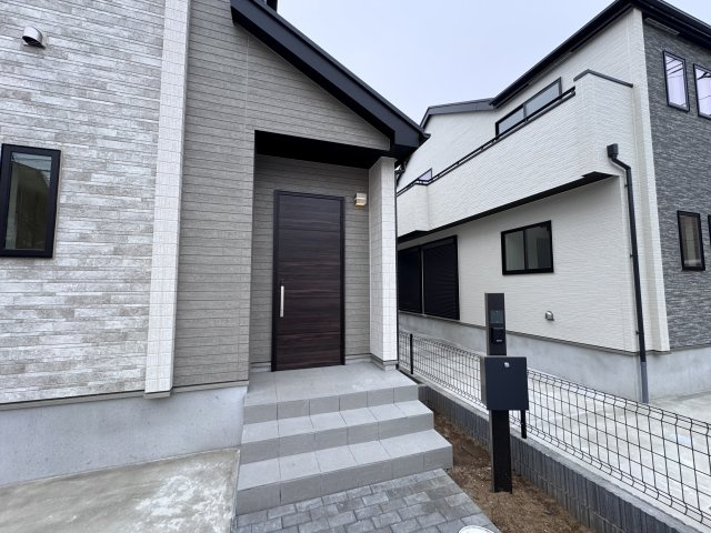 松戸市馬橋新築戸建【馬橋小学校：7分】のエントランス|エントランス・玄関ポーチ