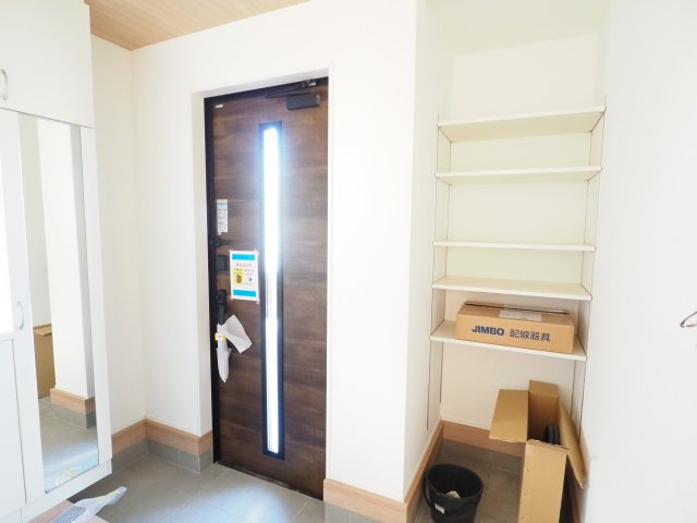 【玄関】 | ＧＲＡＦＡＲＥ　笹木野字南中谷地　１号棟 | ★内覧予約で新米4kg★