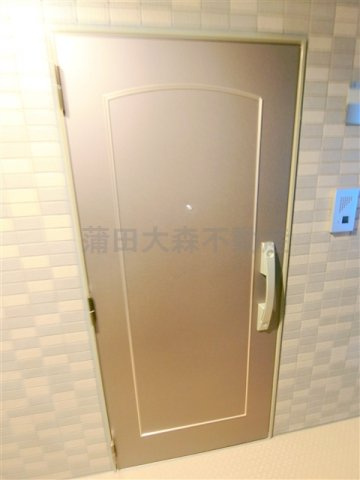 ルーブル大森西の玄関