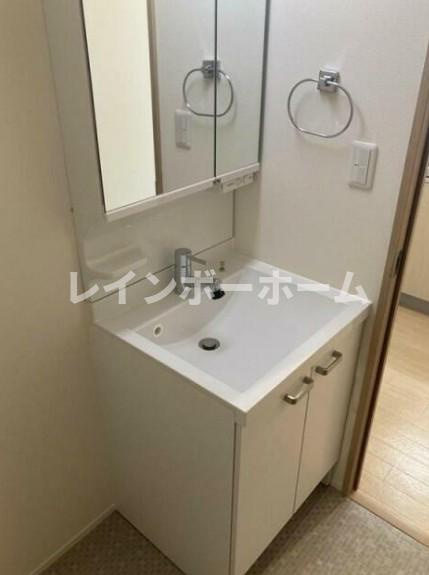 リトルパレス東向島の独立洗面台