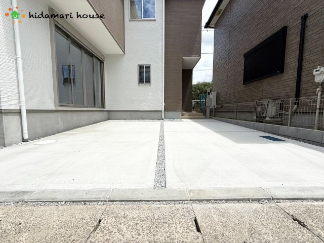上尾市本町1期　新築戸建　Terrechez01の駐車場
