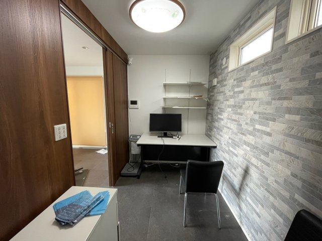 西舞子１丁目店舗付戸建の内装|事務所部分