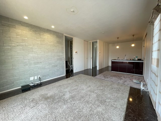 西舞子１丁目店舗付戸建の居間・リビング