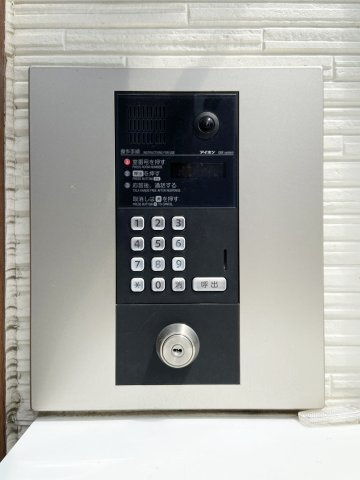 Velo JIYUGAOKA(ヴェロジユウガオカ)のエントランス