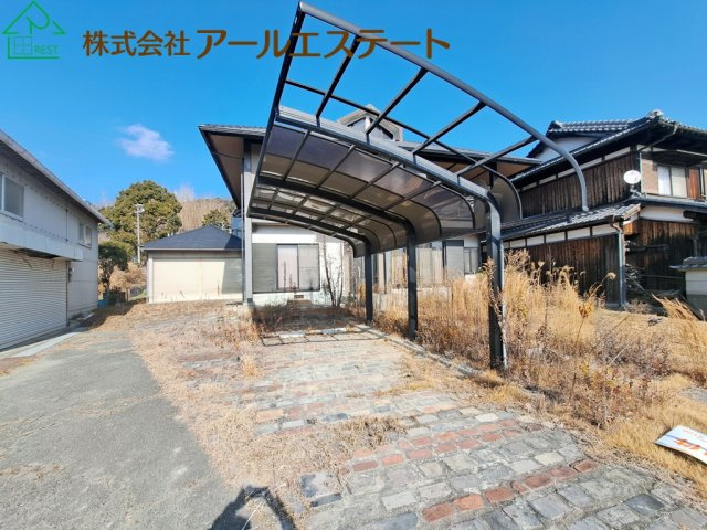 姫路市奥山　中古戸建の駐車場