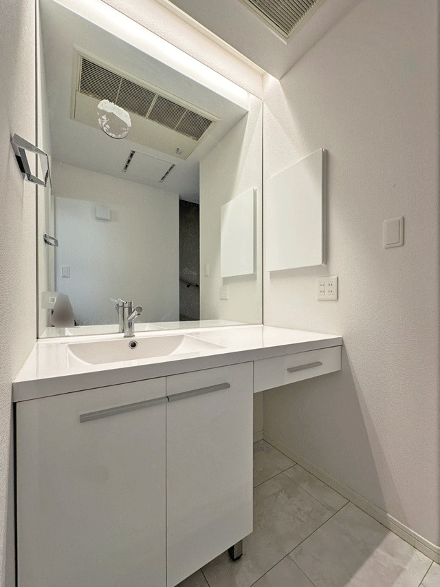 仙台市太白区四郎丸昭和中の洗面所