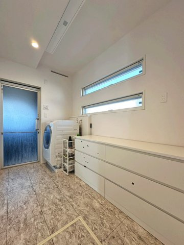 仙台市太白区四郎丸昭和中のランドリースペース