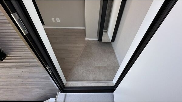 Velo JIYUGAOKA(ヴェロジユウガオカ)の玄関