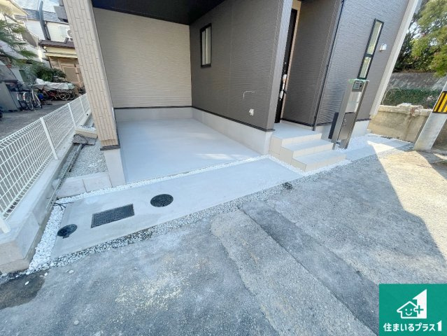 西宮市浜甲子園　新築一戸建ての駐車場|駐車スペース！散水栓があるので、こまめに愛車を洗えます！