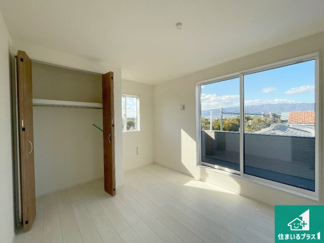 西宮市浜甲子園　新築一戸建ての洋室|収納スペースが充実しているので子供の成長に合わせてたくさん収納ができます！家族構成に合わせた様々な活用ができる収納！