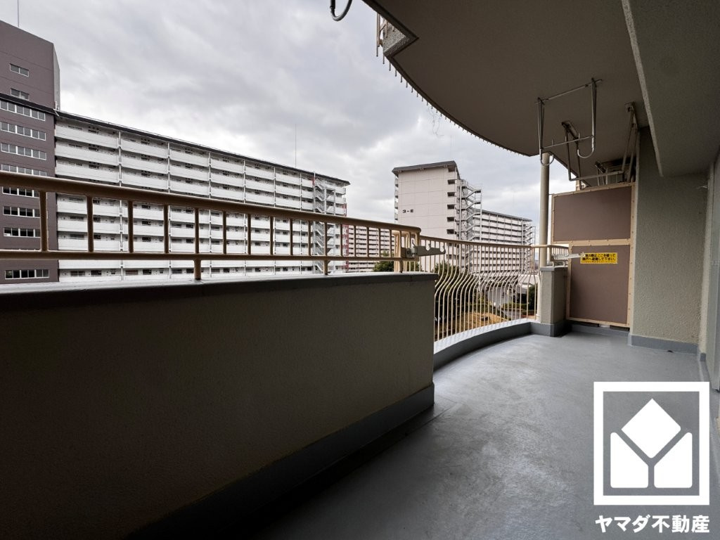 向島ニュータウン第３街区Ｇ棟のバルコニー