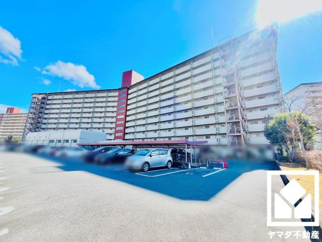 向島ニュータウン第３街区Ｇ棟の外観