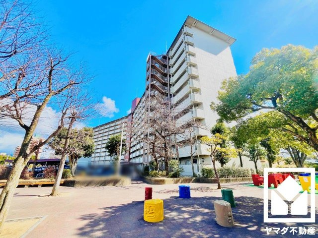 向島ニュータウン第３街区Ｇ棟の外観