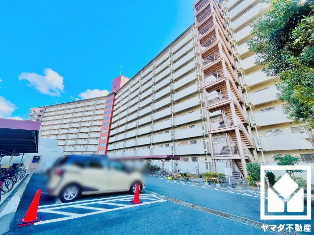 向島ニュータウン第３街区Ｇ棟の外観