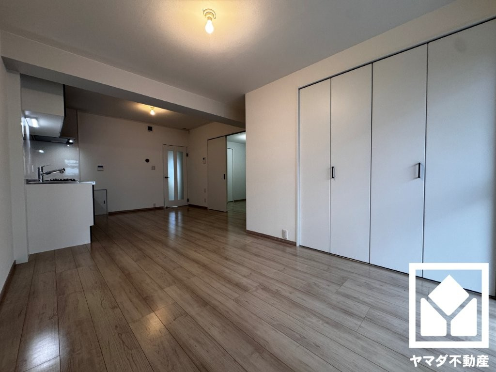 向島ニュータウン第３街区Ｇ棟の居間・リビング