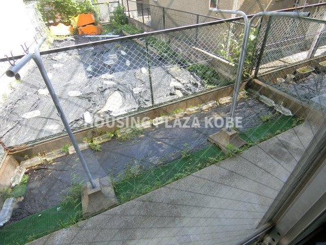 須磨寺ハイツの庭