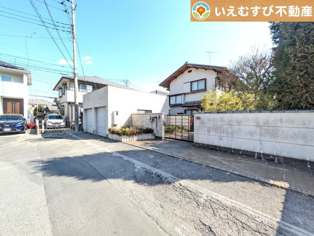 熊谷市末広3丁目　中古戸建の前面道路含む現地写真