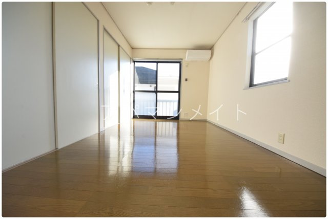 【寝室】 | グランドールイズミⅢ | 明るい２面採光のお部屋です！
