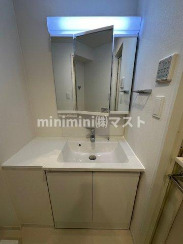 スプランディッド弁天町WESTの洗面所