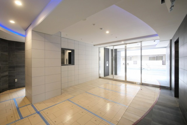 セレニテ難波ミラク壱番館のロビー