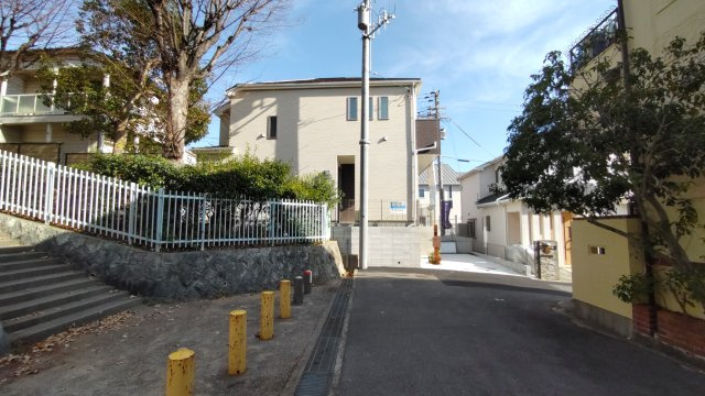 神戸市垂水区霞ヶ丘新築戸建ての前面道路含む現地写真