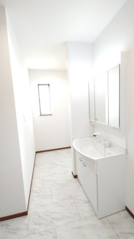 神戸市垂水区霞ヶ丘新築戸建ての洗面所