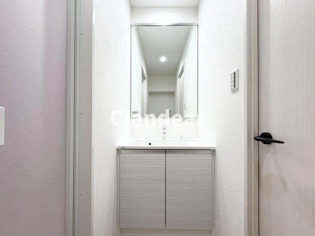 第二お花茶屋ダイヤモンドマンションの独立洗面台|ドキドキの新生活も、安心してスタート。ぴったりの住まいを見つけませんか？クランディアが一緒に住まい選びをサポートします‼　まずは、お気軽にお問合せください　＃クランディア