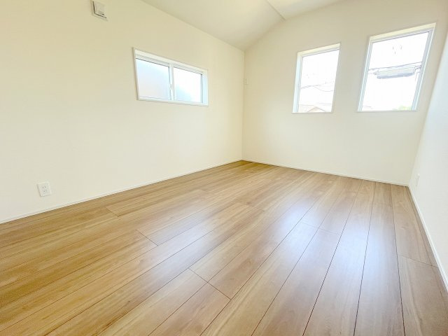 【洋室】 | ふじみ野市川崎2丁目　新築一戸建住宅　全6棟　(ふじみ野店) | 北側6帖洋室：3面採光の風通しの良いお部屋です♪