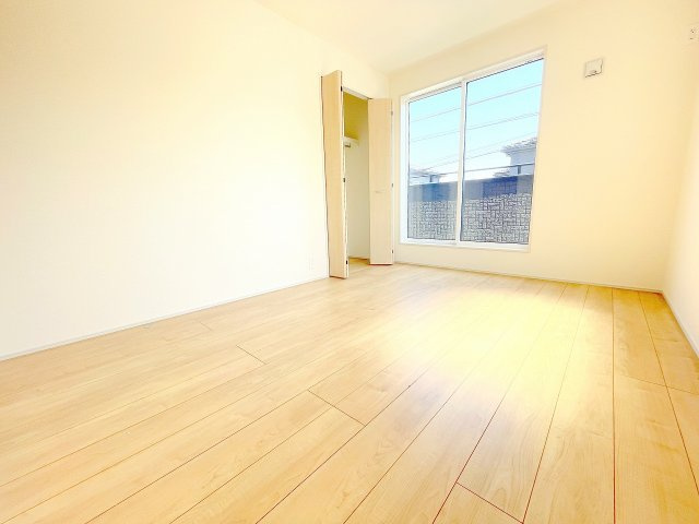 【洋室】 | ふじみ野市川崎2丁目　新築一戸建住宅　全6棟　(ふじみ野店) | 南側6帖洋室：2面採光の明るい洋室です！